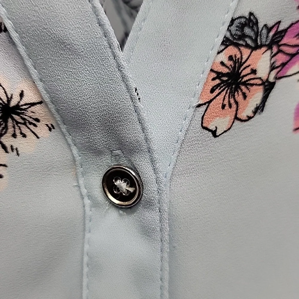 Candie's Floral V neck Blouse Size Medium - Picture 5 of 8
